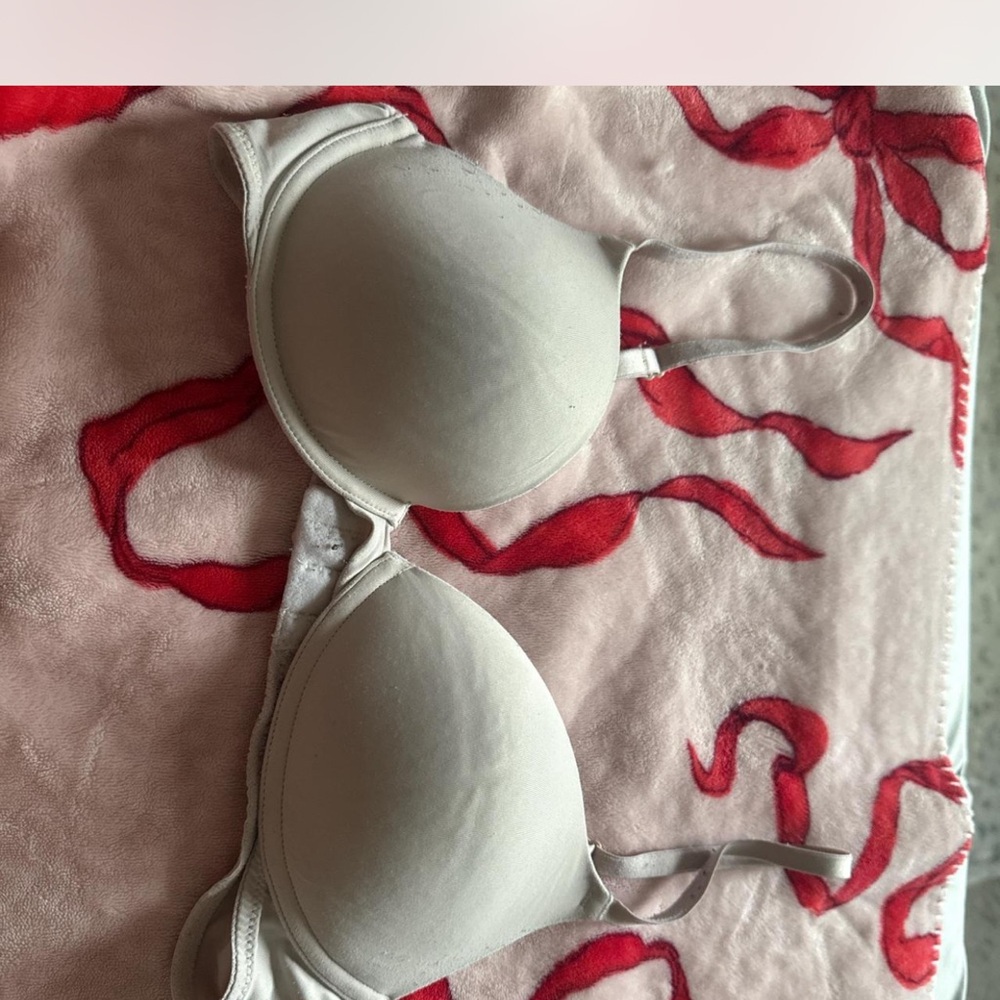 PINK Victoria's Secret Cream Bra